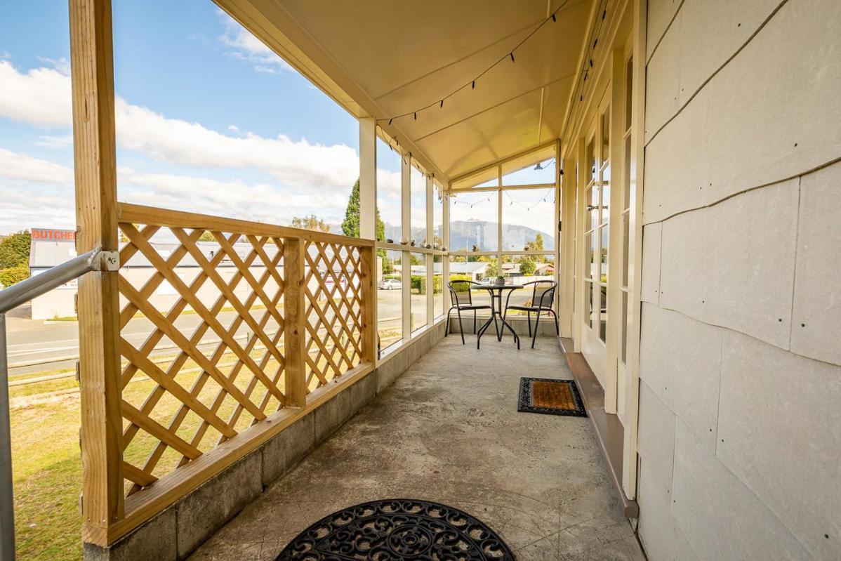 Grand View - Te Anau Holiday Home Экстерьер фото